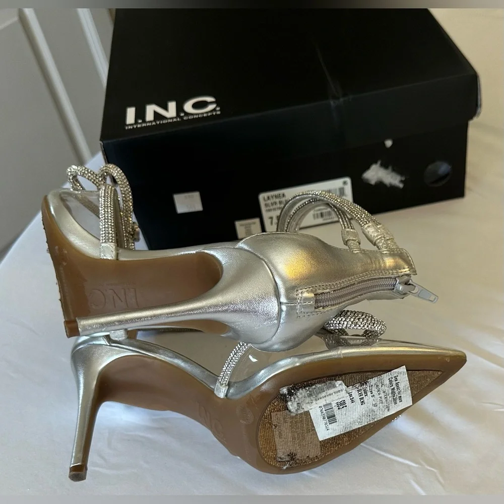 I.N.C. Laynea Silver Bling Pumps | pre-owned | - Picture 6 of 6